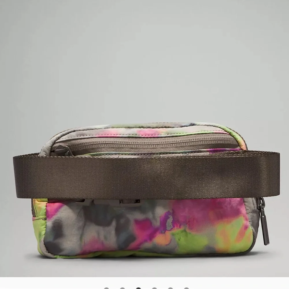 🔥LULULEMON EVERYWHERE BELT BAG 1L-HYPER DYE MULTI/ROVER PRINT🔥 - Picture 8 of 16